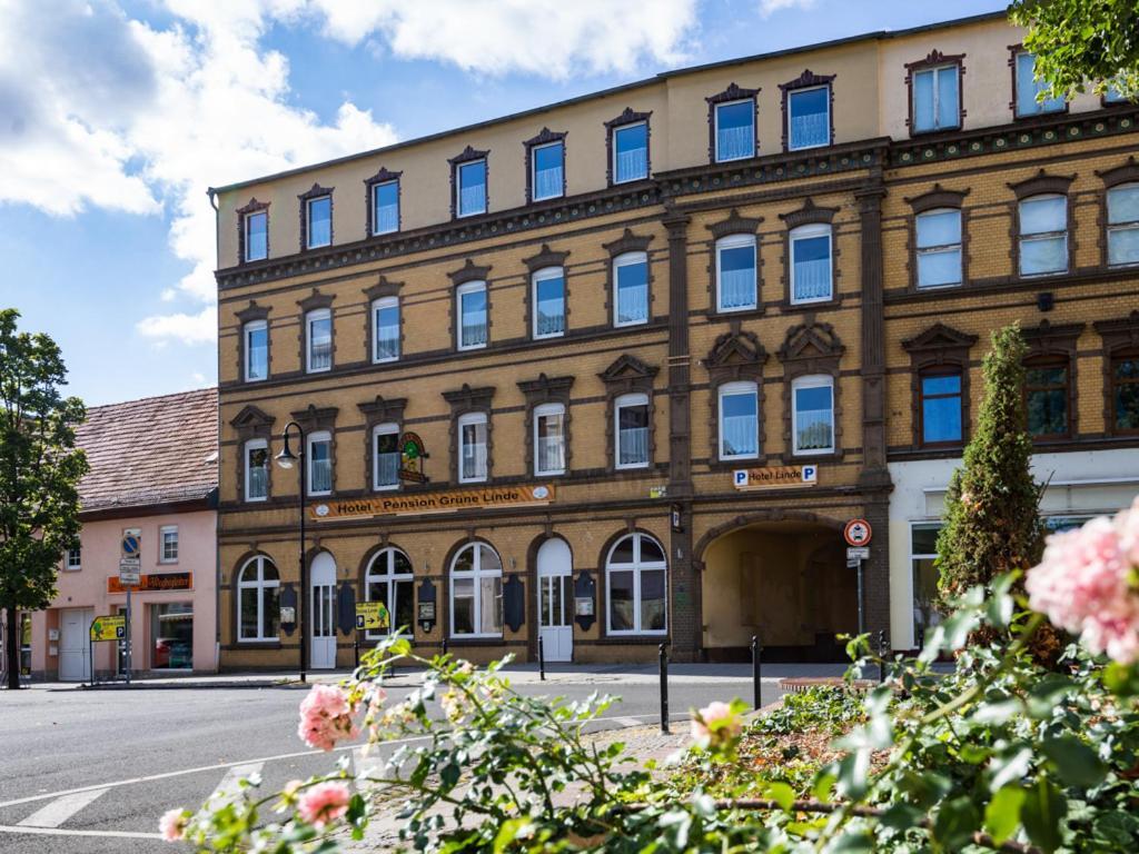 Hotel-Pension Gruene Linde Delitzsch Exterior foto
